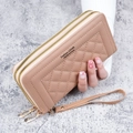 Portefeuille long en cuir matelassé beige avec double fermeture éclair et dragonne - Kaki
