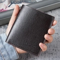 Cartera delgada de cuero granulado marrón oscuro para hombre en estilo ejecutivo compacto - Marrón