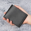 Portefeuille noir pour homme en cuir grainé litchi tenu à la main, style business - Noir