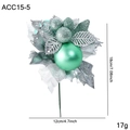 Weißer Weihnachtszweig mit glänzenden grünen Ornamenten, Glitzerbeeren und Silberblättern - Grüner Stil (ACC15-5)
