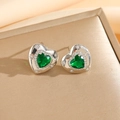 Détails de boucles d'oreilles cœur en argent avec émeraude et gravures d'étoiles - Boucles d'Oreilles Coeur Vert Argenté (8458)