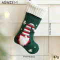 Waldgrüne gestrickte Weihnachtssocke mit gestreiftem Gnom und weißem Kunstfellrand - Grün