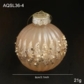 Pallina di Natale opaca champagne 8cm con motivi glitterati dorati e cappuccio d'argento - Pallina Di Natale Color Champagne Da 8 Cm Modello B