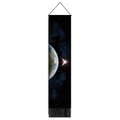 Wandtapijt met sterrenhemel, aarde en maan print en decoratieve zwarte kwastjes - Aarde en Maan Universum Thema / 32.5*130cm