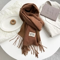 Elegant brown double-sided cashmere-feel scarf with fringes and minimalist woven tag - Latte