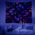 Dettaglio dell'arazzo reattivo ai raggi UV con nebulosa viola e galassia a spirale - Stile 4 / 95x73cm (Spazzolato)