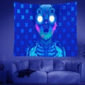 Detalle de tapiz de calavera cyberpunk con iluminación de neón rosa y azul vibrante - 95x73cm / Estilo Zombie Mecánico (Estilo 1)