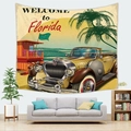 Arazzo vintage Florida con auto classica gialla e palme sopra un divano grigio - 95x73cm / Auto d'Epoca Florida (Stile 2)