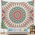 Detail van een bohemien mandala wandkleed hangend boven een grijze bank in de woonkamer - 95x73cm (Perzikhuid) / Mandala Patroon Stijl 2 (Style 2)