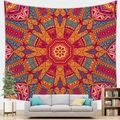 Levendig mandala wandtapijt opgehangen als muurdecoratie boven een bank in de woonkamer - Helder Meerkleurig Mandala Stijl 5 (Style 5)