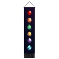 Detailansicht der farbigen Planeten auf Wandteppich mit schwarzen Fransen und Holzstange - 32.5x130cm / Mysteriöses Universum Halo Stil 8