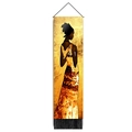 Wandteppich mit Silhouette einer afrikanischen Frau und goldenem Hintergrund - 32.5x130cm / Afrikanische Frauensilhouette auf Goldfarbenem Hintergrund (Stil-9)