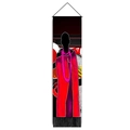 Wandteppich mit Silhouette einer afrikanischen Frau, bunten Kleid und schwarzen Quasten - 32.5x130cm / Abstrakte Silhouette in Rot/Rosafarbenem Verlaufs-Gewand (Stil-15)