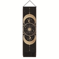Dettaglio arazzo bohémien nero con fasi lunari dorate e frange decorative sul fondo - 32.5x130cm / Stile Traccia Stellare Astrologia Oro Nero (Stile-4)