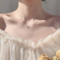 Collana con pendente orbita di asteroide in argento sterling S925 su collo femminile - Argento
