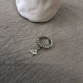 Detalle de anillo de cadena plata S925 con colgante de estrella y grabado JUST FOR YOU - Abierto Ajustable / Anillo de Estrella