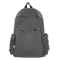 Detalle frontal de mochila gris de nailon con bolsillos de cremallera y asa superior - Gris