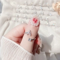 Anello regolabile in argento con lettera A e cristallo per un look elegante e moderno - Lettera A