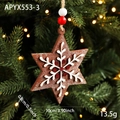 Stervormige kersthanger van peperkoek met witte sneeuwvlok en rode glitter details - Ster Stijl