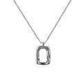 Dettaglio della collana minimalista in argento con ciondolo a trama metallo liquido - Oro Bianco
