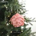 Adorno navideño de piña rosa con pétalos de fieltro en capas y cuerda para colgar - Bola de Pétalos Estilo A (ABB227-2)