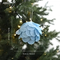 Adorno de Navidad de piña azul claro con capas de fieltro para colgar en el árbol - Bola de Pétalos Estilo A (ABB227-3)