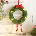 Ghirlanda natalizia di peluche verde con viso carino, fiocco rosso e lunghe gambe a righe - Pendaglio Ghirlanda Verde (ABCZ102-2)