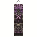 Detail van gothic schedel wandkleed met paars pentagram en zwarte zijden kwastjes - Schedel met Capuchon Pentagram Stijl / 32.5x130cm