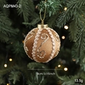 8cm bruine kerstbal van fluweel met gouden glitterkrullen en een ophangkoordje - 8cm Bruin Krulpatroon Stijl (AQPM43-2)