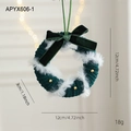 Corona de Navidad de punto verde con lazo de terciopelo y detalles de felpa blanca - Verde Sin Campana