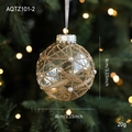 8cm transparente Weihnachtskugel mit goldenem Glitzergitter und weißen Perlen Dekor - Transparenter Ball Stil B