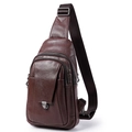 Dunkelbraune Brusttasche aus pflanzlich gegerbtem Leder mit verstellbarem Riemen - Braun