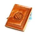 Handgefertigtes braunes Leder-Notizbuch mit Rosenprägung und Vintage-Verschluss - Braun