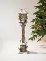 Lampadaire de Noël en bois avec neige, baies rouges et pommes de pin décoratives - Lampadaire en Bois Blanc (ABXW6-5) / Petit