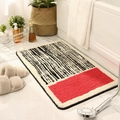 Tapis de bain rayé absorbant avec touche rouge sur sol en marbre chic - 50x80cm / Rouge