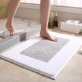 Alfombra de baño gruesa de felpa con diseño bicolor en gris y blanco suave - Blanco / 40x60cm