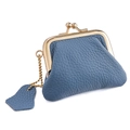 Mini portamonete in pelle blu nebbia con chiusura a scatto dorata e catenella laterale - Blu jeans
