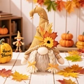 Gnomo de otoño de peluche con sombrero de girasol, trenzas y calabaza de cosecha - Femenino (Trenzas) / Luminoso