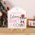 Detail von Weihnachts-Holzschild mit Lebkuchenmann und Christmas Calories Don't Count Text - Weißer Lebkuchen-Junge (Calories DON'T COUNT)