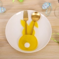 Portaposate a coniglio pasquale in feltro giallo con pompon bianco per decoro tavola - Giallo