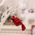 Handgefertigter roter Kardinalvogel aus Wollfilz mit Hanfseil für festliche Dekoration - Roter Vogel (Kardinal) Hängeornament