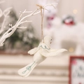 Handgefertigtes Weihnachts-Filzvogel-Ornament mit grüner Stickerei und rustikaler Schnur - Weißer Vogel Hängende Dekoration