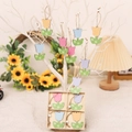 Muttertags-Holzanhänger Tulpe mit Punkten und Juteschnur in einer schönen Holzbox - Tulpe mit Punkten Vier-Gitter 12-teiliges Holzornament-Set