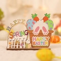 Dettaglio decorazione pasquale in legno con coniglio nel cesto e Happy Spring - Stile D Coniglio nel Cesto Ornamento in Legno
