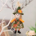 Graziosa bambola spaventapasseri con cappello verde e vestito a zucca da appendere - Pendaglio Ragazza Modello C (Vestito Stampato)