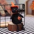 Gatto nero di peluche per Halloween con cappello da mago e zucca su base di legno - Pendente Gatto Nero / Gatto nero