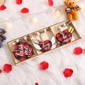 Cuori di San Valentino in legno a scacchi con scritte in una scatola decorativa - Stile B (P-M11)