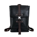 Mochila clásica de cuero negro con correas marrones y hebilla plateada de estilo retro - Negro