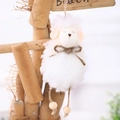 Décoration de Pâques en peluche mouton avec perles en bois pour ornement mural festif - Pendentif Mouton qui Plisse les Yeux (L-FH70)