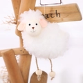 Ornement mouton en peluche blanche avec texture laineuse et pieds en perles de bois - Pendentif Mouton Souriant (L-FH69)